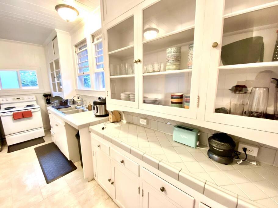 Your Hilo Homebase - Lovely 3 Bedroom In Heart Of Hilo With Ac! Buitenkant foto