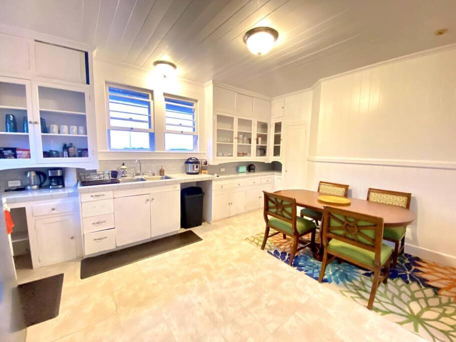 Your Hilo Homebase - Lovely 3 Bedroom In Heart Of Hilo With Ac! Buitenkant foto