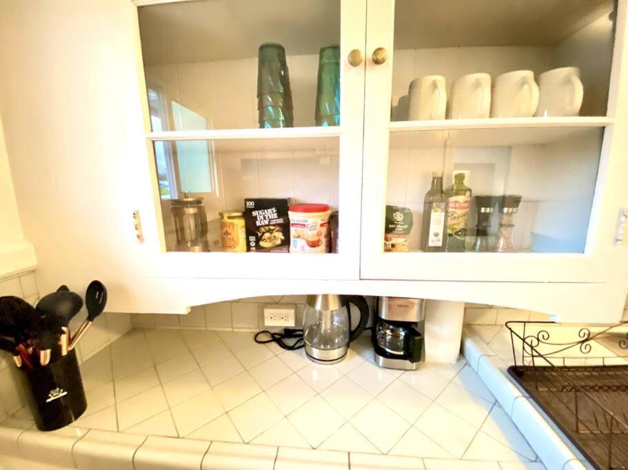 Your Hilo Homebase - Lovely 3 Bedroom In Heart Of Hilo With Ac! Buitenkant foto