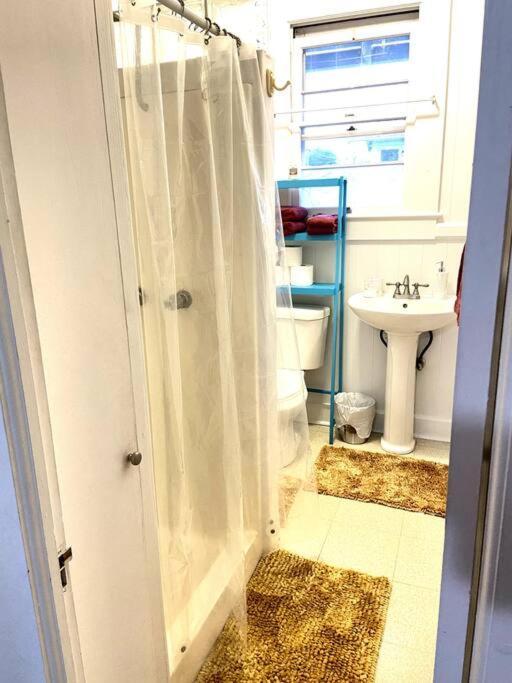 Your Hilo Homebase - Lovely 3 Bedroom In Heart Of Hilo With Ac! Buitenkant foto